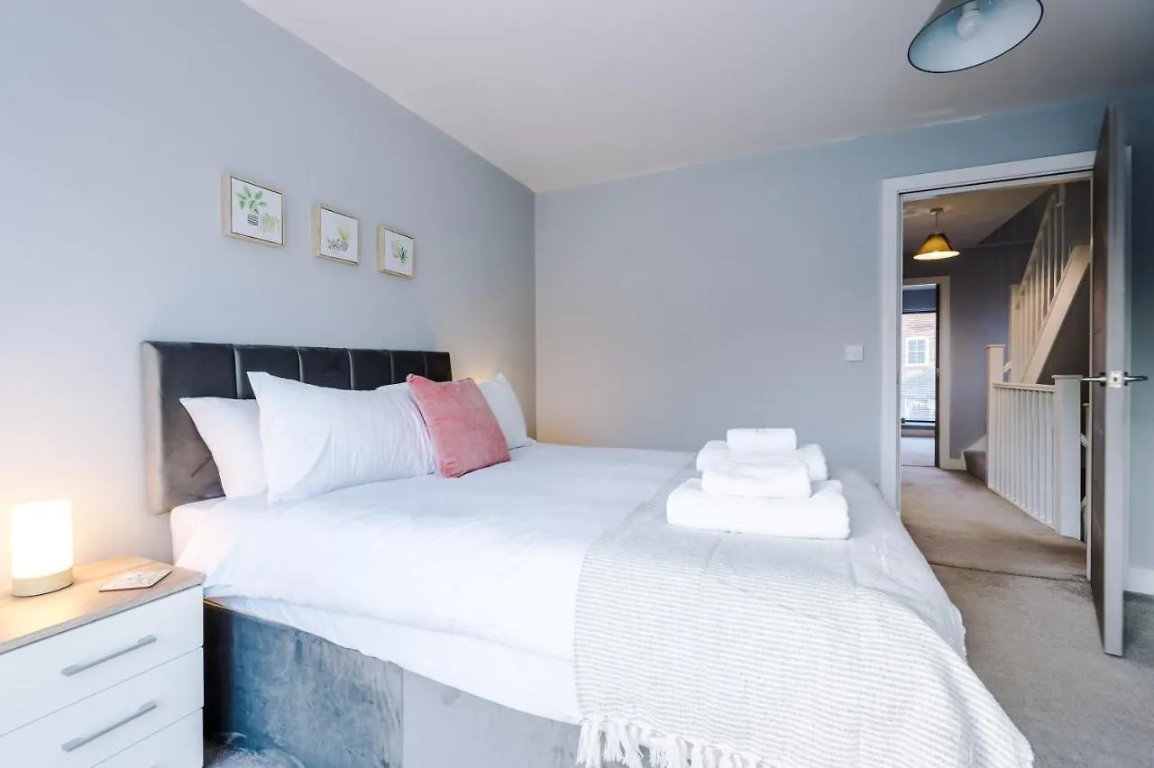 Holiday home Cestrian House Villa Chester