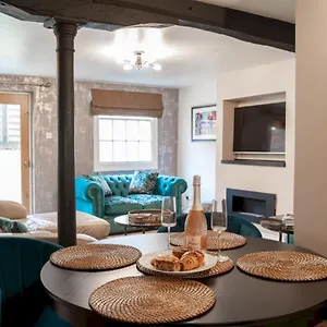 Holiday home Pass The Keys Castle St Spacious Centre 2 Bed Townhouse With Parking, Chester